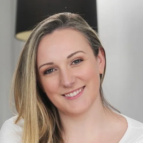 Clara Dee photo