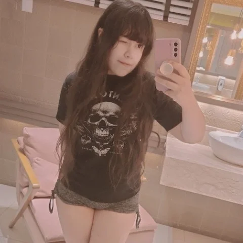 Hana Lily photo