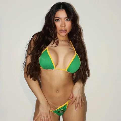 Jully De Queiroz