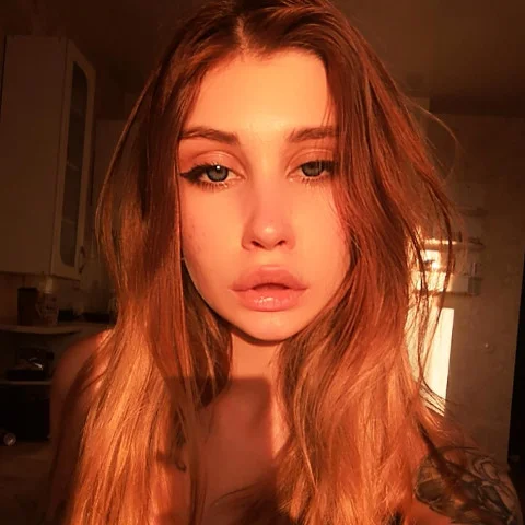 Leah Aloe photo