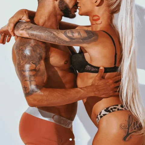 MaskCouple photo