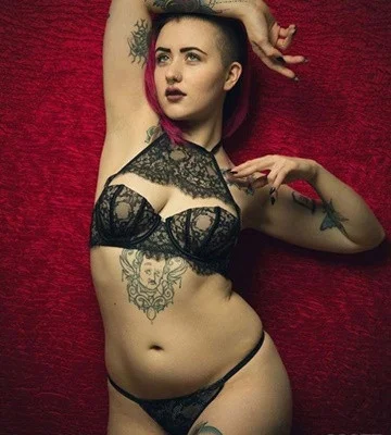 Talia Satania photo