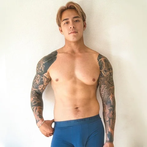Titus Low photo